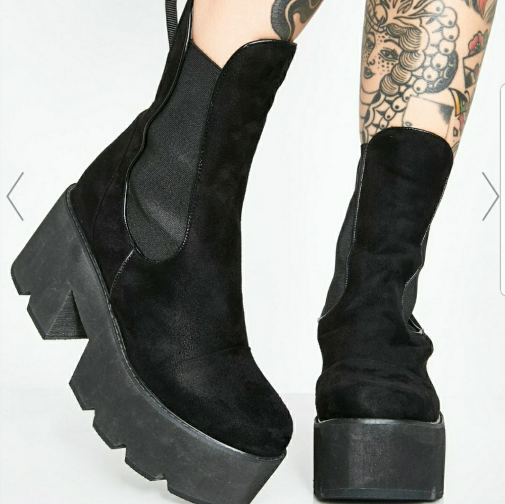Matte black platform boots, new/never worn,cool